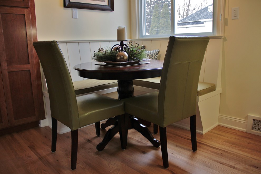 Example of a transitional kitchen design in Minneapolis