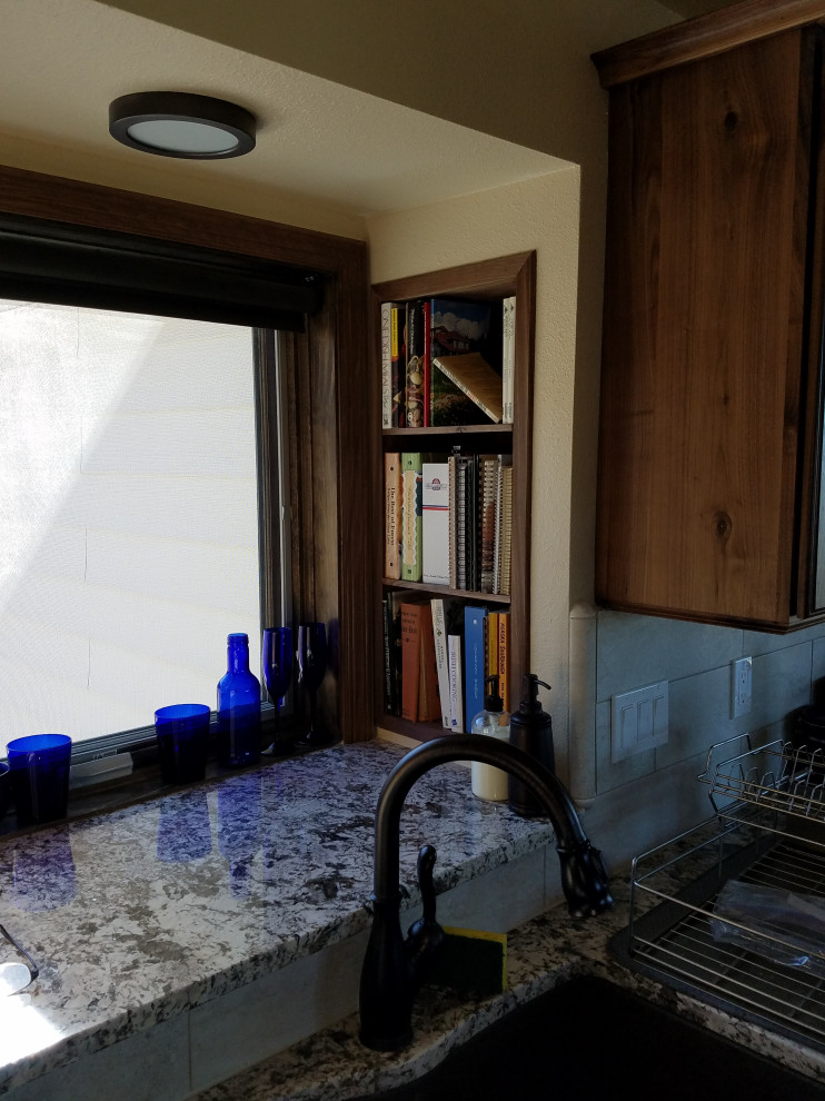 Home design - rustic home design idea in Denver