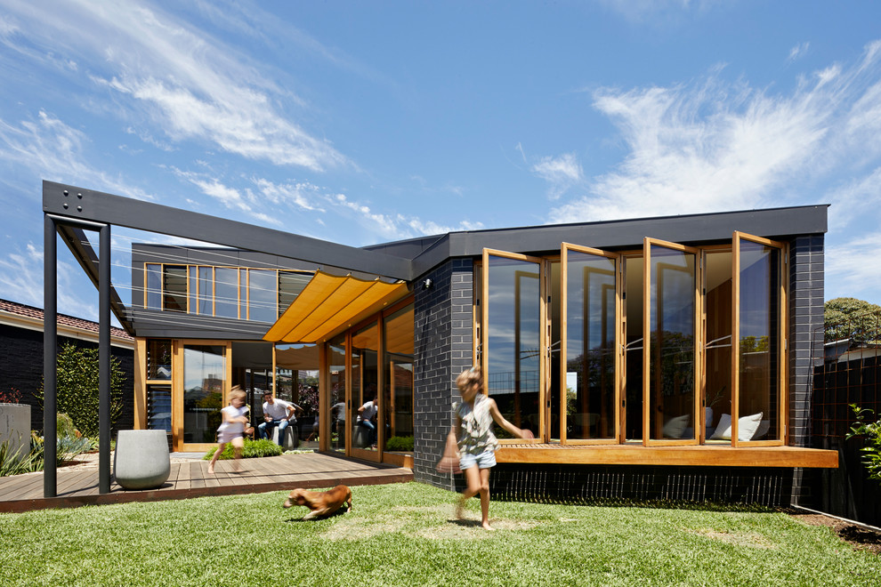 This is an example of a one-storey exterior in Melbourne.