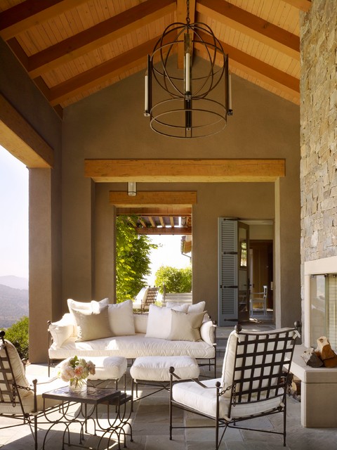 Hillside Residence clasico-renovado-patio
