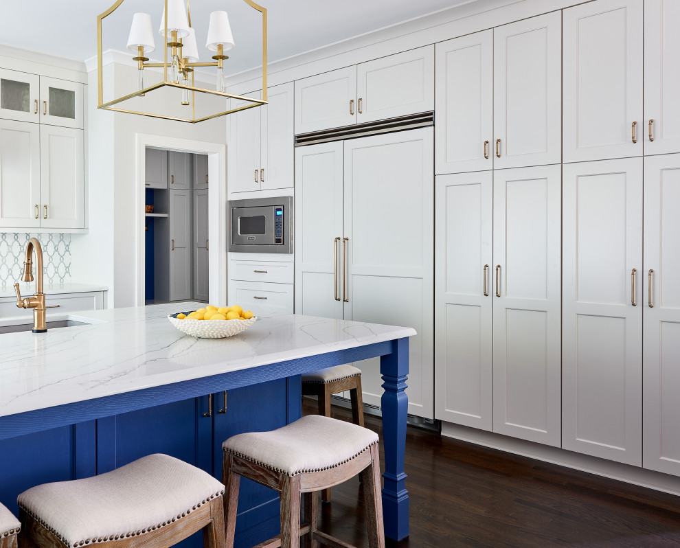 Transitional kitchen photo in Charlotte