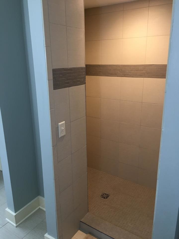 Bathroom - transitional bathroom idea