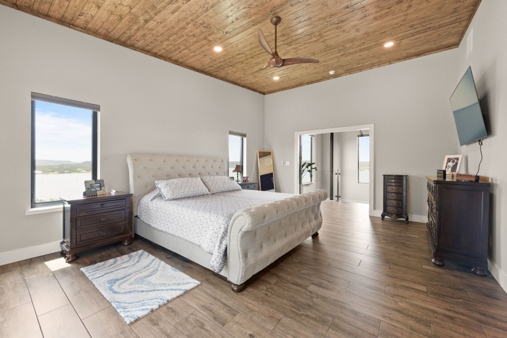Hillside Lake View Home