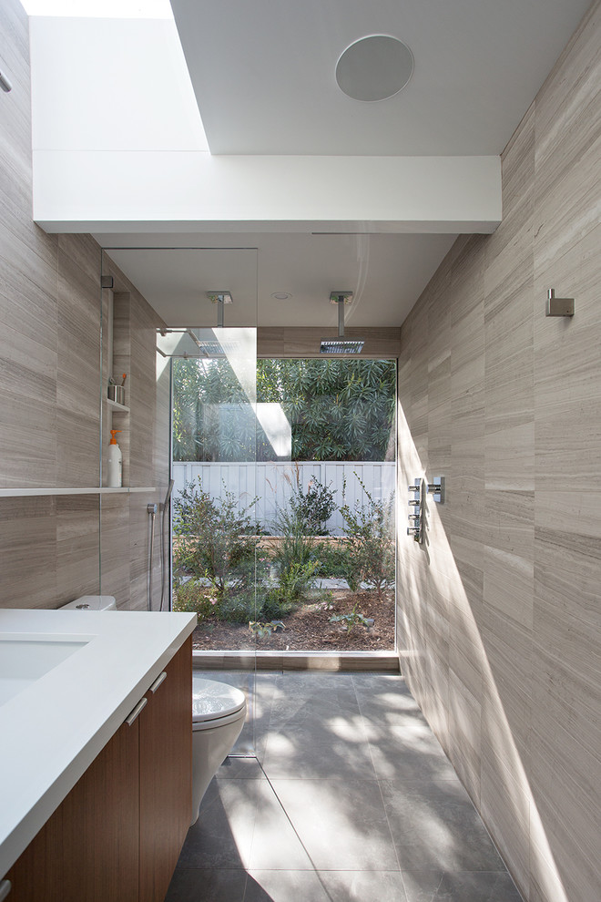 Doorless shower - 1960s doorless shower idea in San Francisco