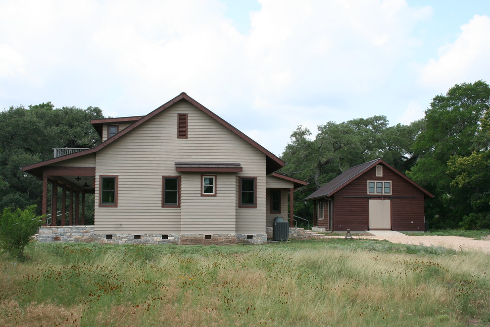 Inspiration for a rustic home design remodel in Austin