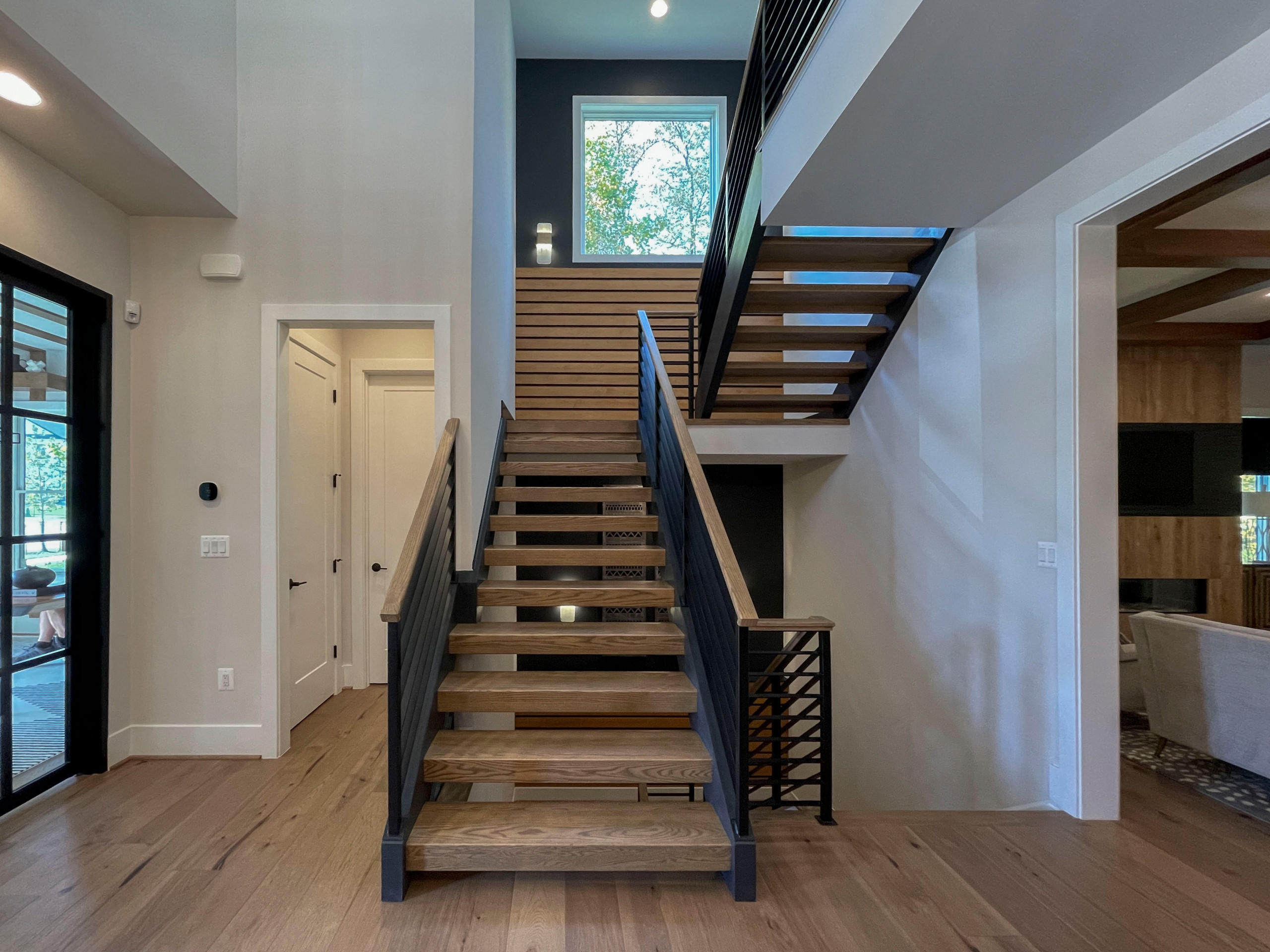 113_Floating Straight- Stringers with No Risers in Contemporary Home, Bethesda M