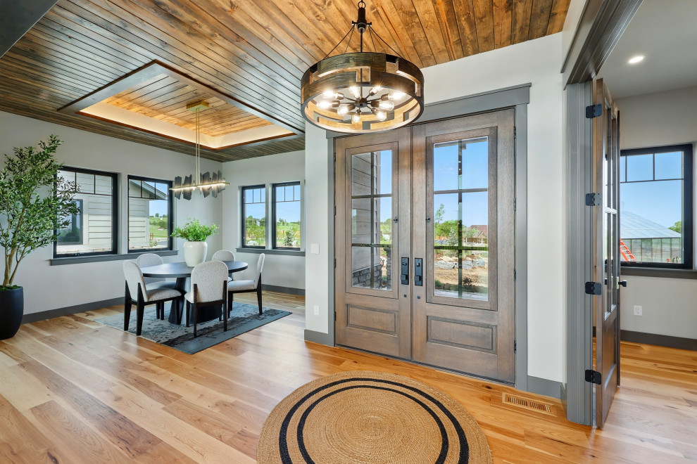 Transitional entryway photo in Denver