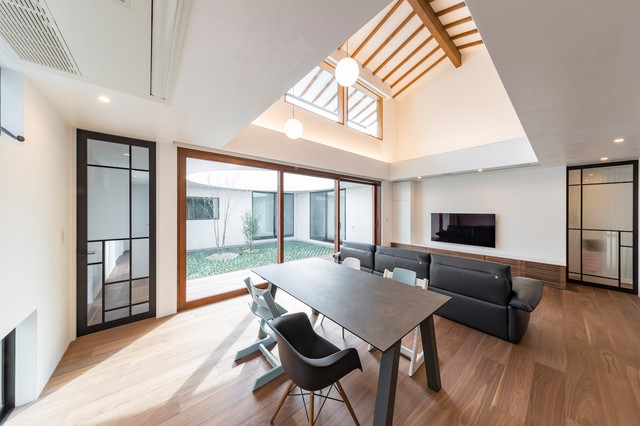 鶴舞の家 moderno-salon