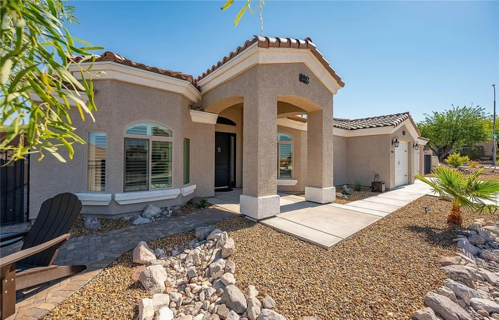 Desert Vista Dr. Custom New Home.