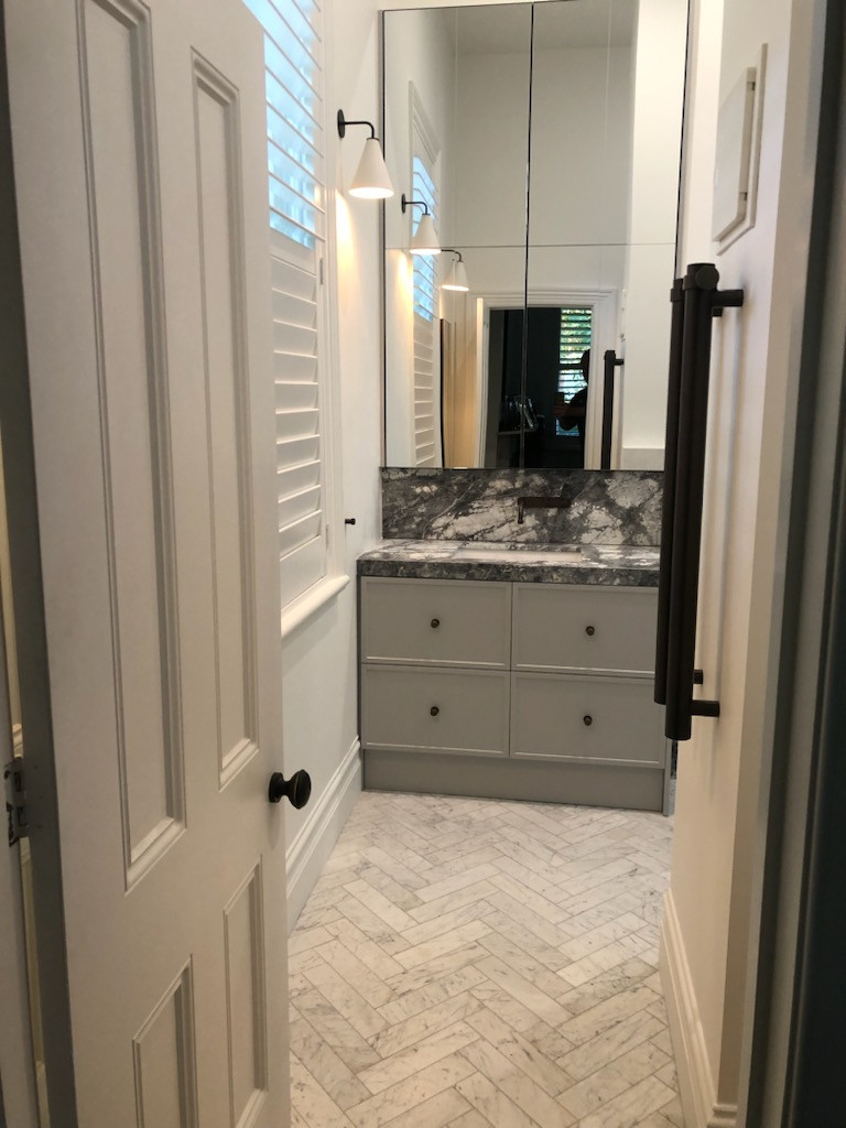 Grey with a hint of Tradition