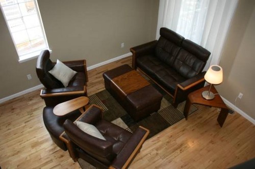 This style furniture in this room does it even work