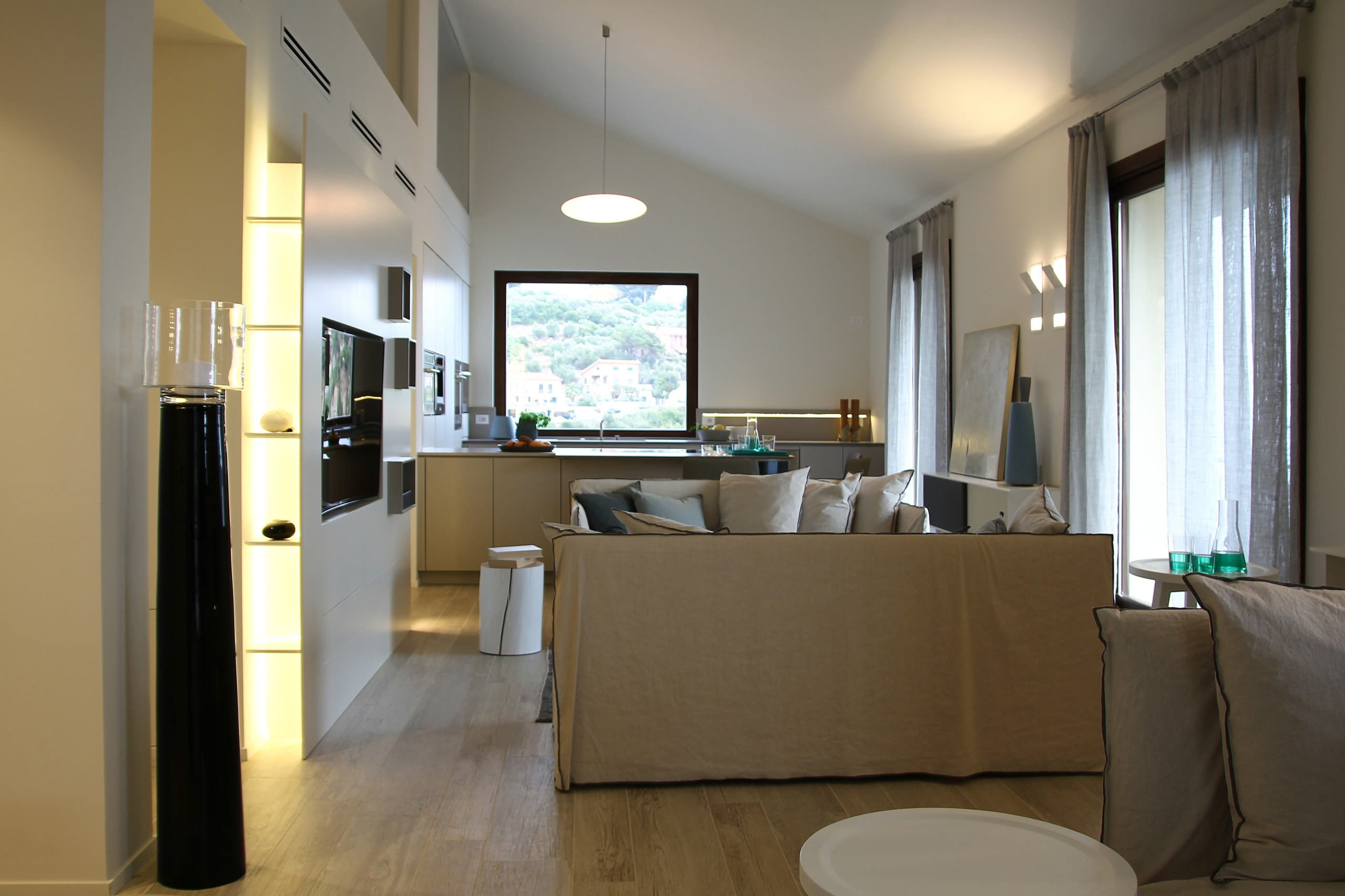ATTICO LE-RVI, Portovenere