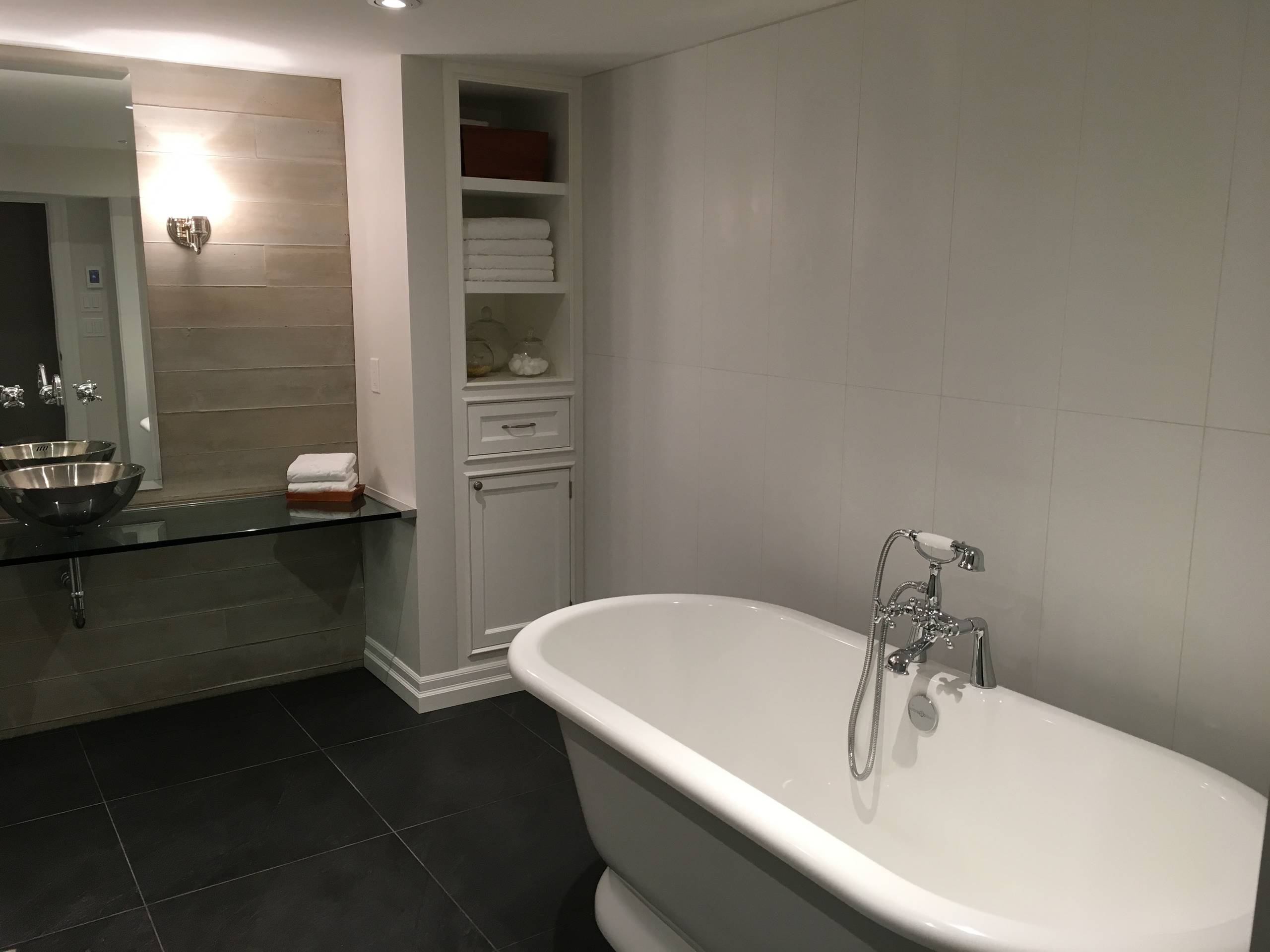 South West Oakville - Bathroom
