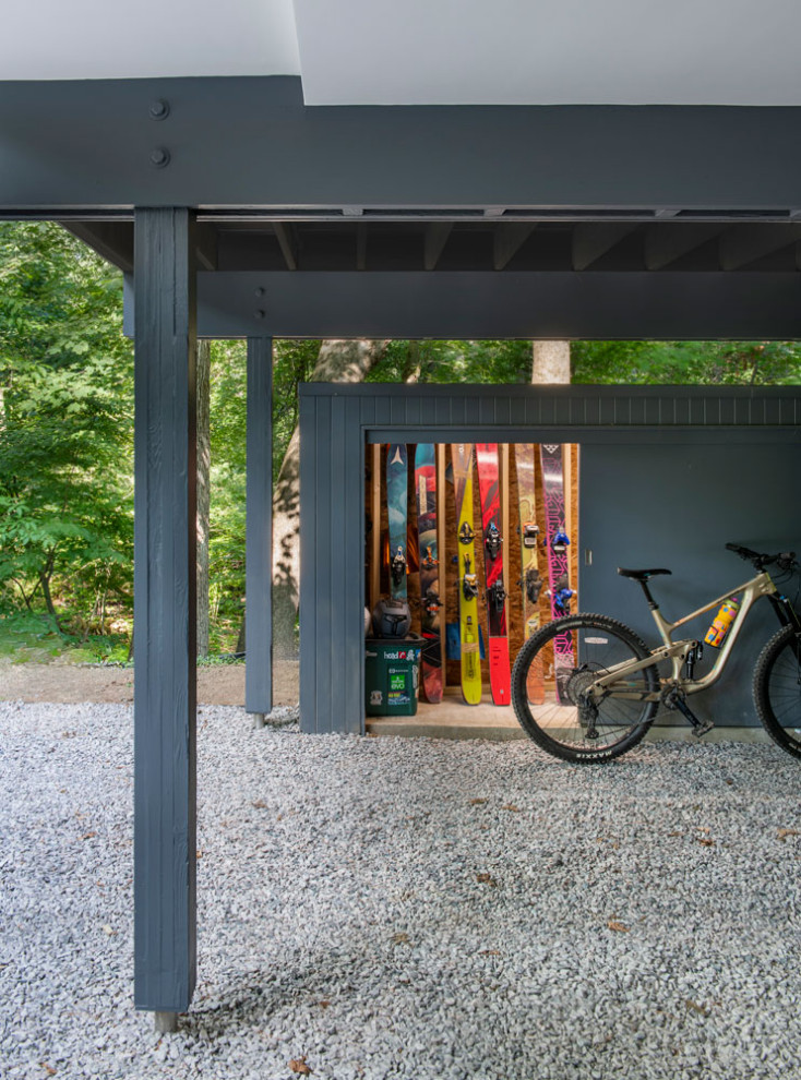 Garage - 1960s garage idea in Boston