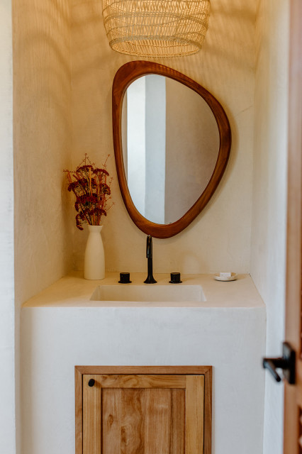 Skyhawk Villa midcentury-cloakroom