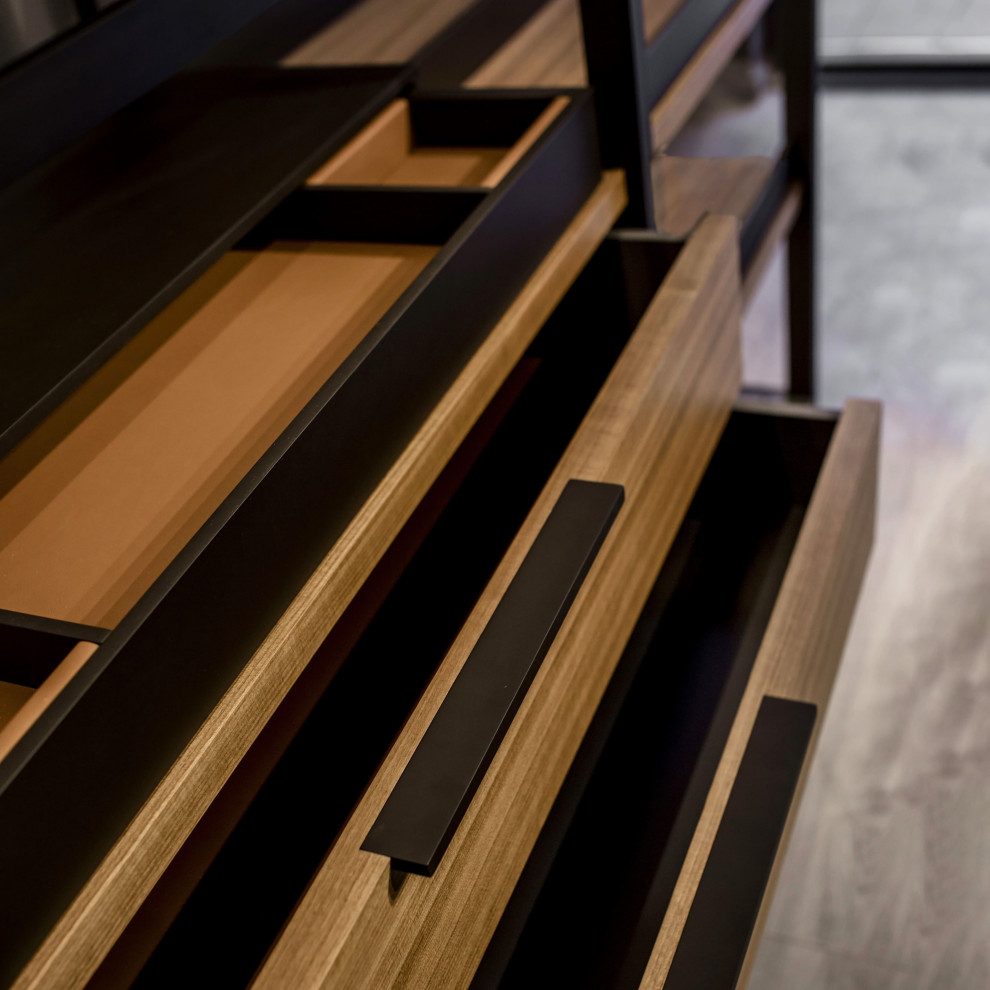 Органайзеры и выдвижные ящики гардеробной MONOFORM