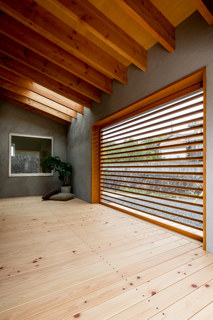 古城ヶ丘の家 japones-terraza-y-balcon
