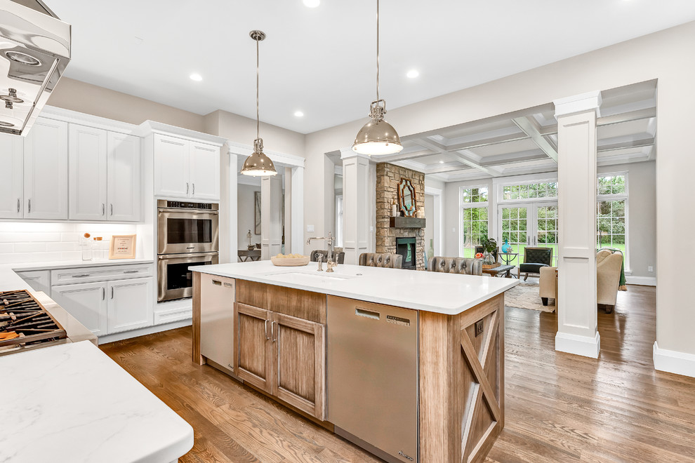 Transitional kitchen photo in St Louis