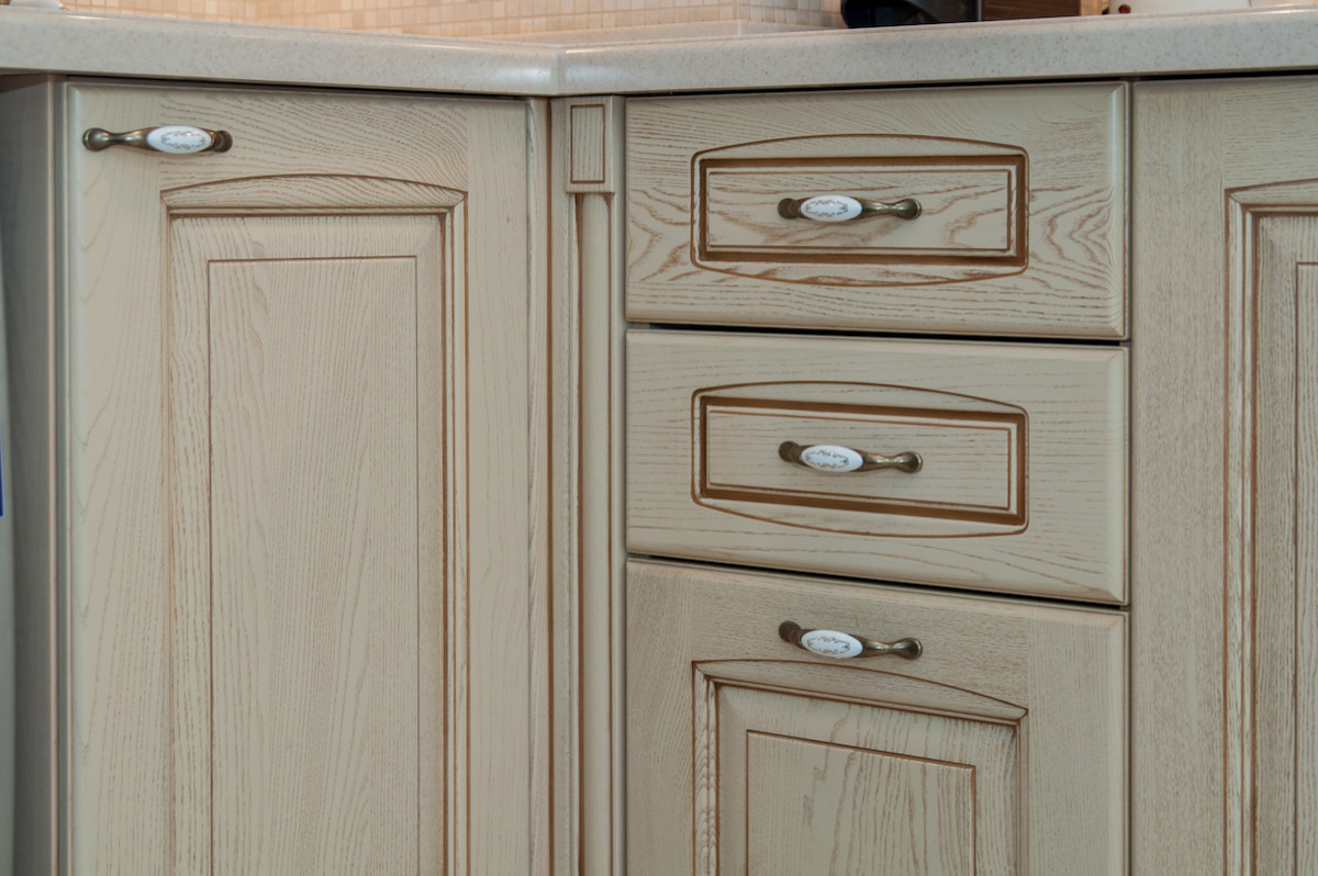 Элегантный кухонный гарнитур в классическом стиле