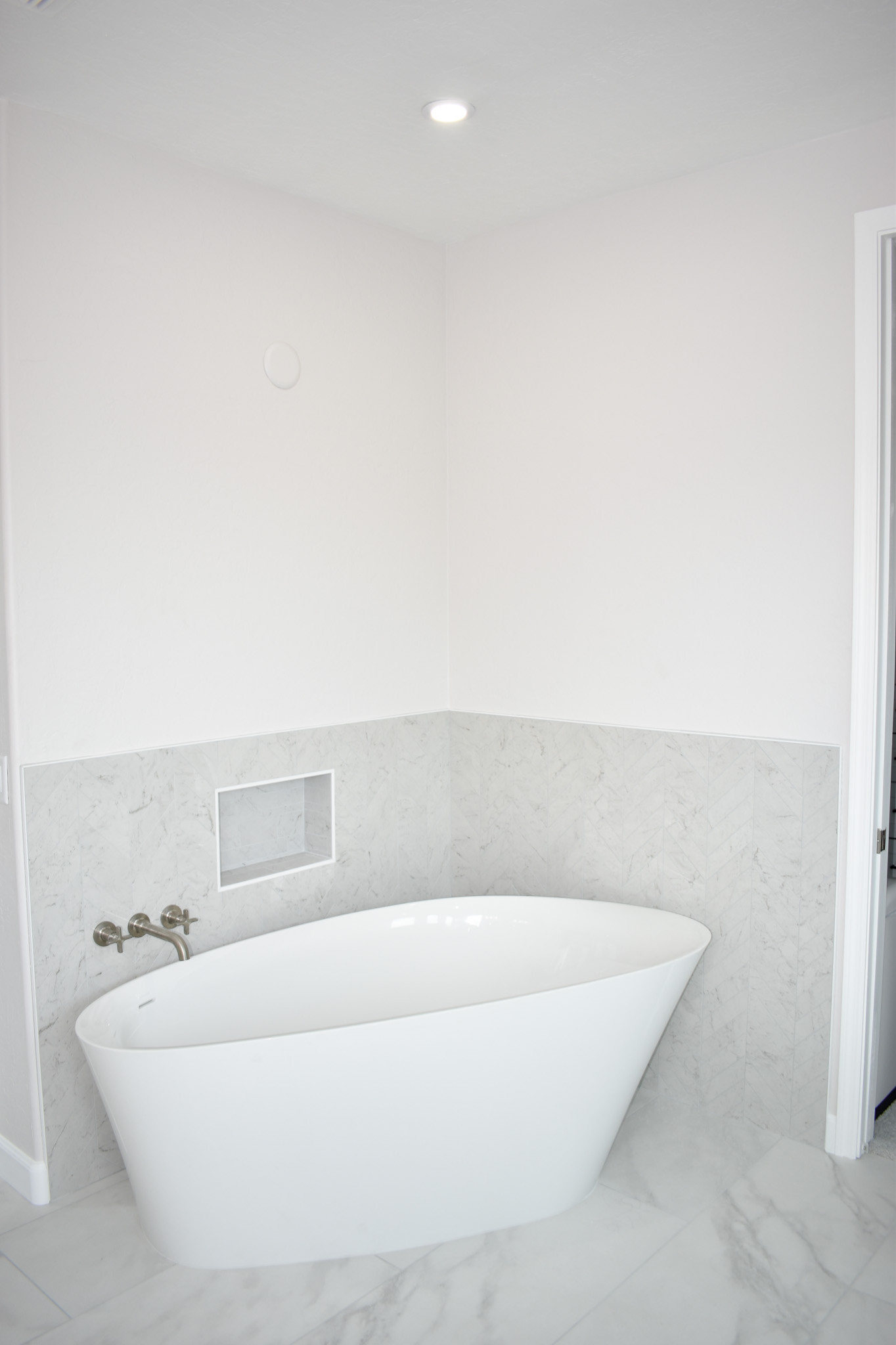 Acoma Primary Bath