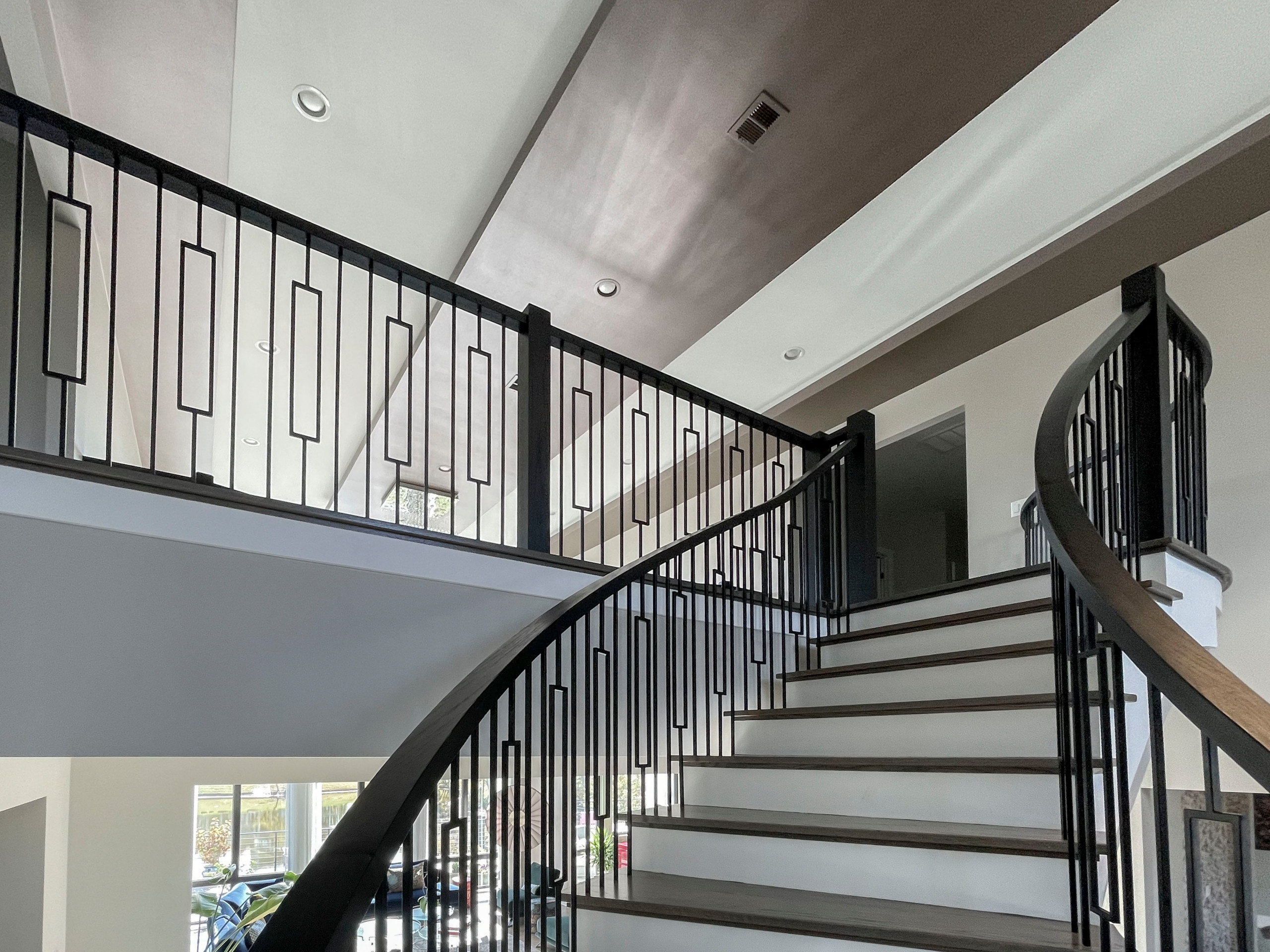 114_Striking Floating-Curved Staircase, Leesburg VA 20175