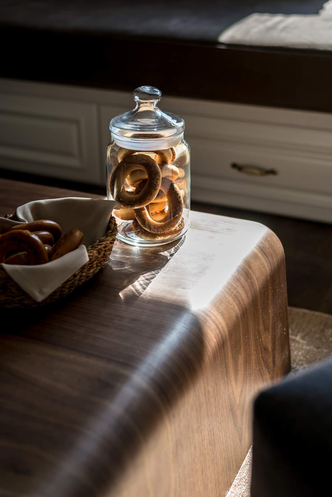 Дачная гостиная с лежанкой