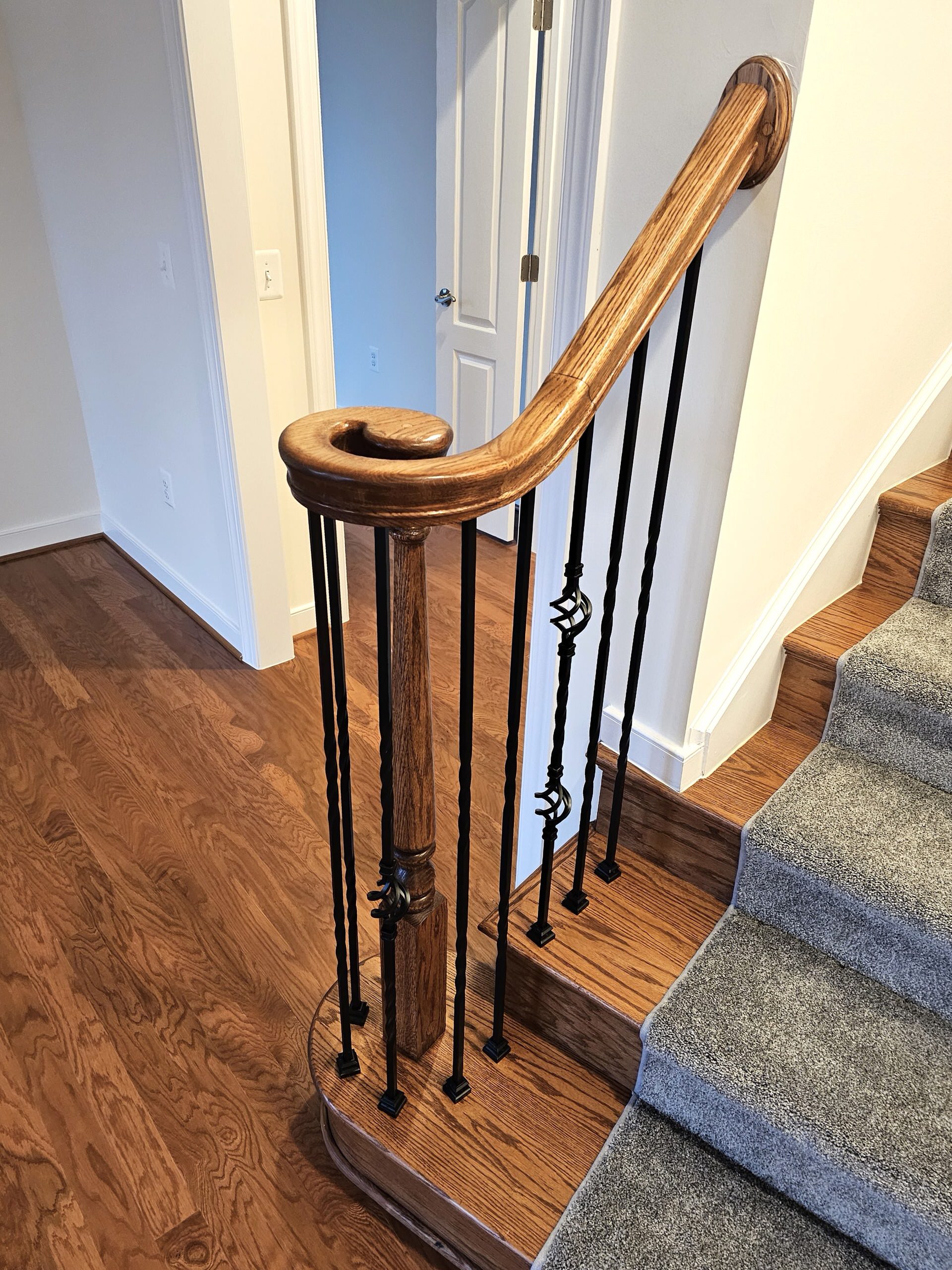 128_Grand Entryway Elliptical Staircase, Nokesville, VA 20181