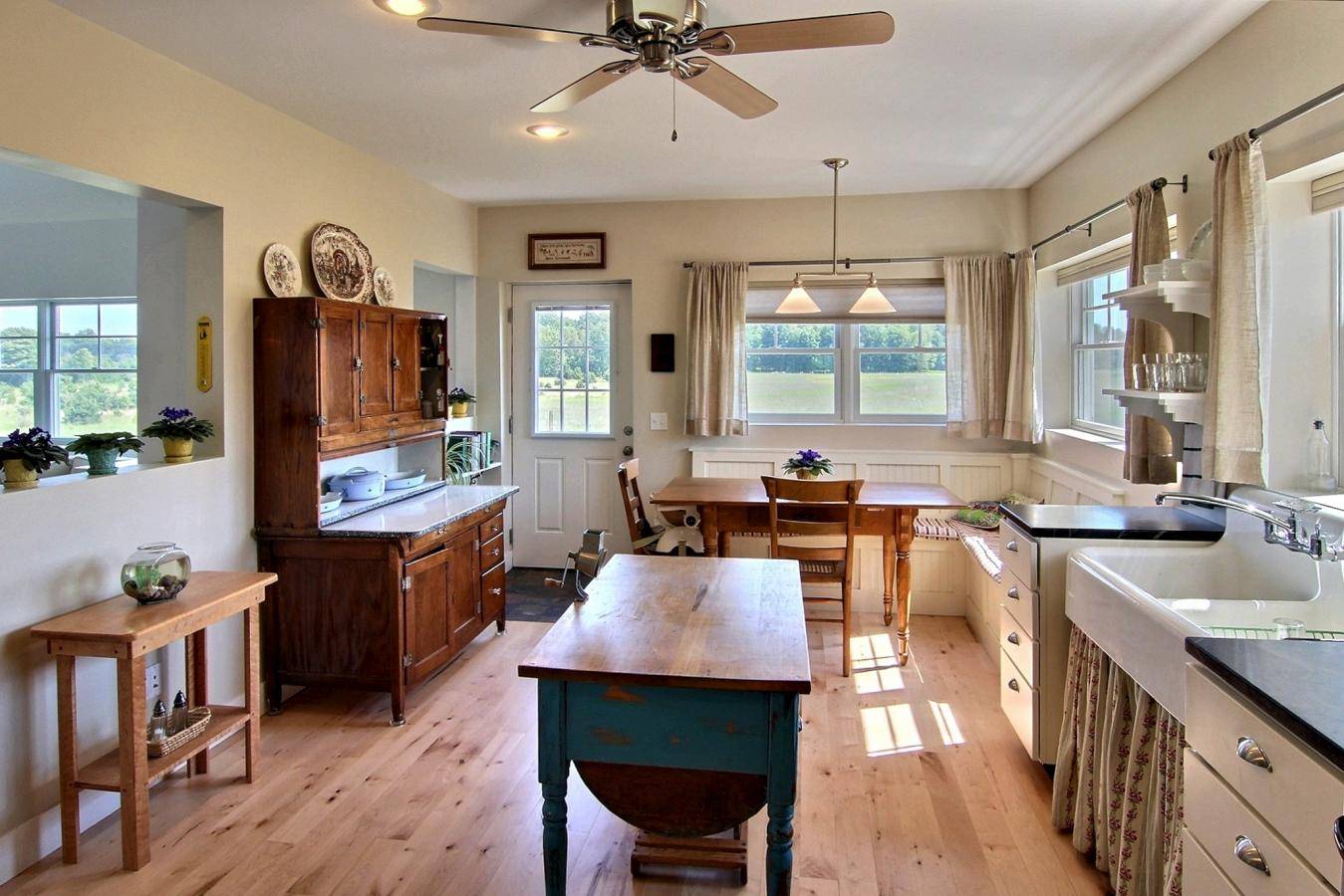 Must-Know Furniture: The Hoosier Cabinet, image size:1349x900