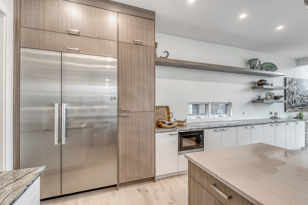 Kitchen - kitchen idea in Calgary