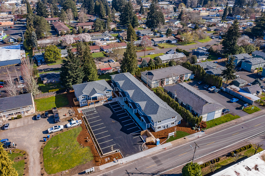 Plymouth Hills Apartments