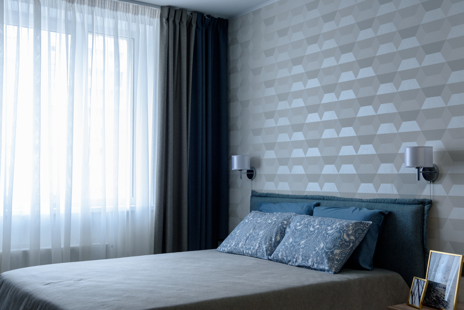 Город в синем