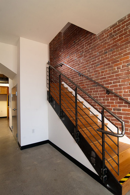 11 Street Work Space industrial-treppen