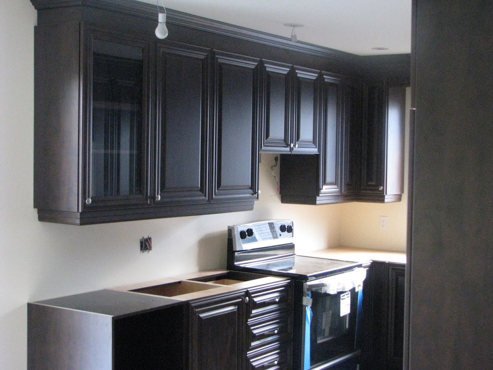 Inspiration for a contemporary home design remodel in Montreal