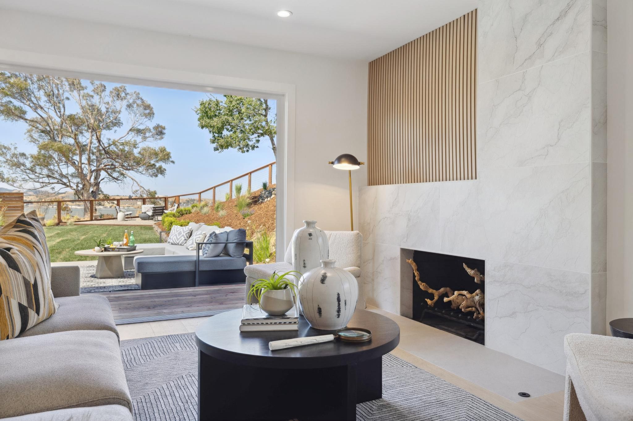 HOME STAGING