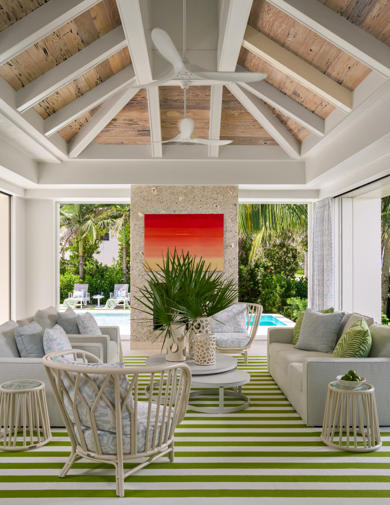 This is an example of a nautical patio in Miami.