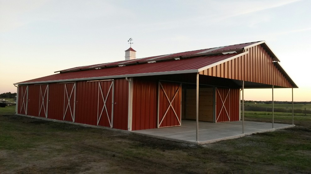 Inspiration for a rustic home design remodel in Phoenix