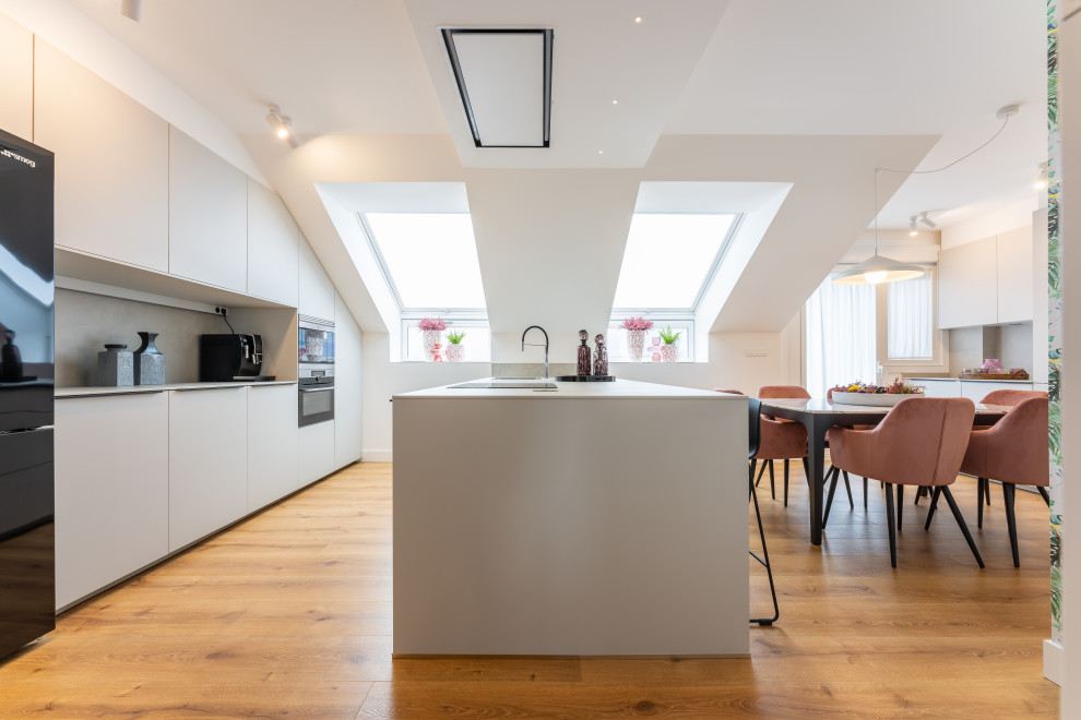 Atico "capricho" con algunos muebles de familia.
