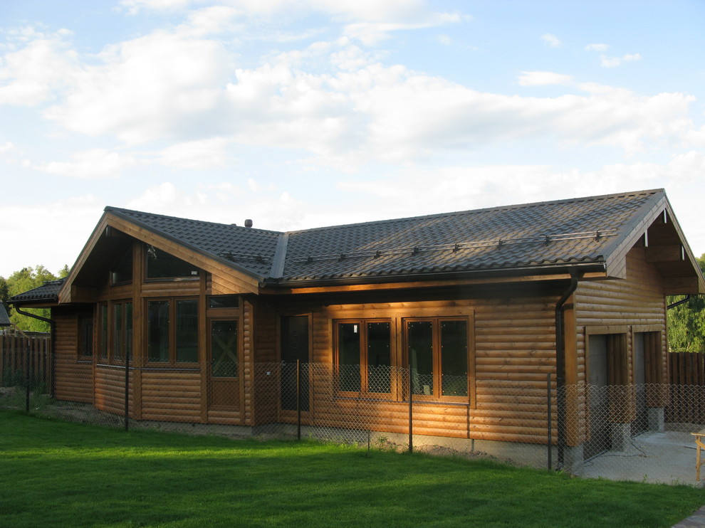 Гостевой дом с гаражом в Подмосковье