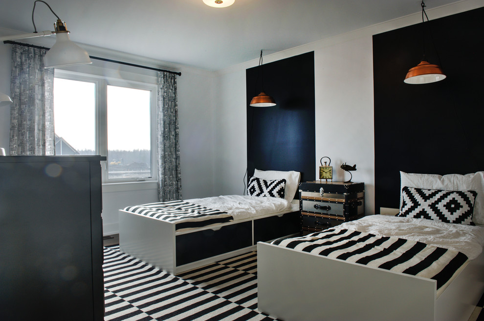 Example of a transitional home design design in Toronto