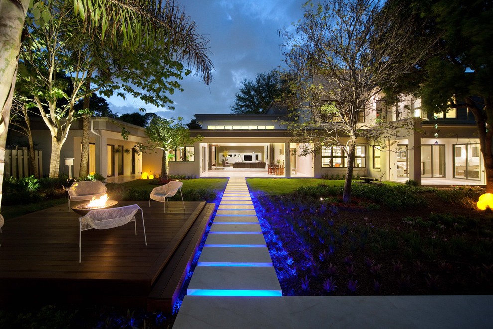 Design ideas for a modern exterior in Orlando.