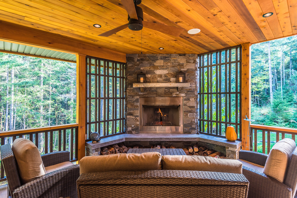 Inspiration for a rustic deck remodel in Vancouver