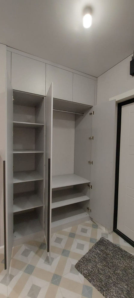 Встроенные распашные шкафы