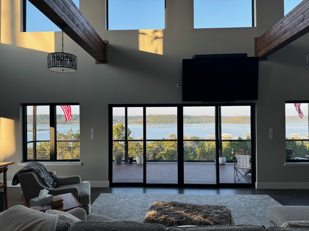 Possum Kingdom Lake house Modern