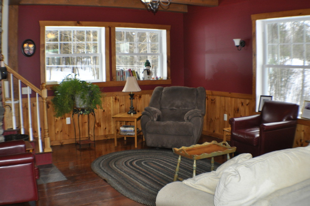 Staircase - transitional staircase idea in Burlington