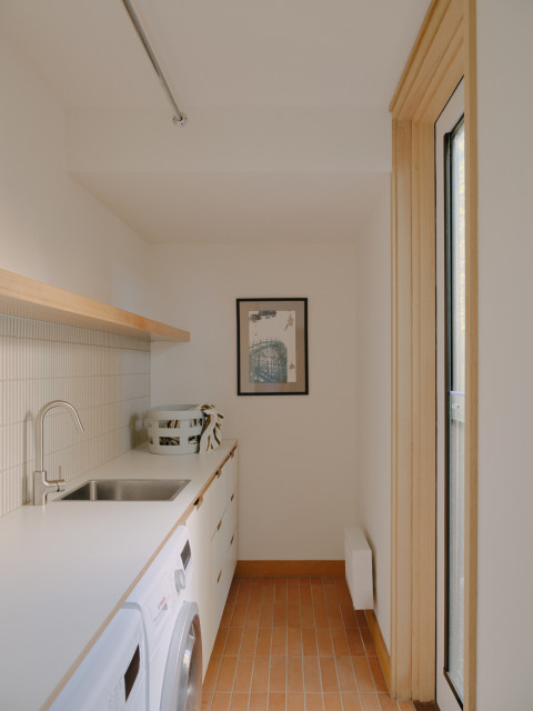 Ivanhoe House contemporary-service-yard
