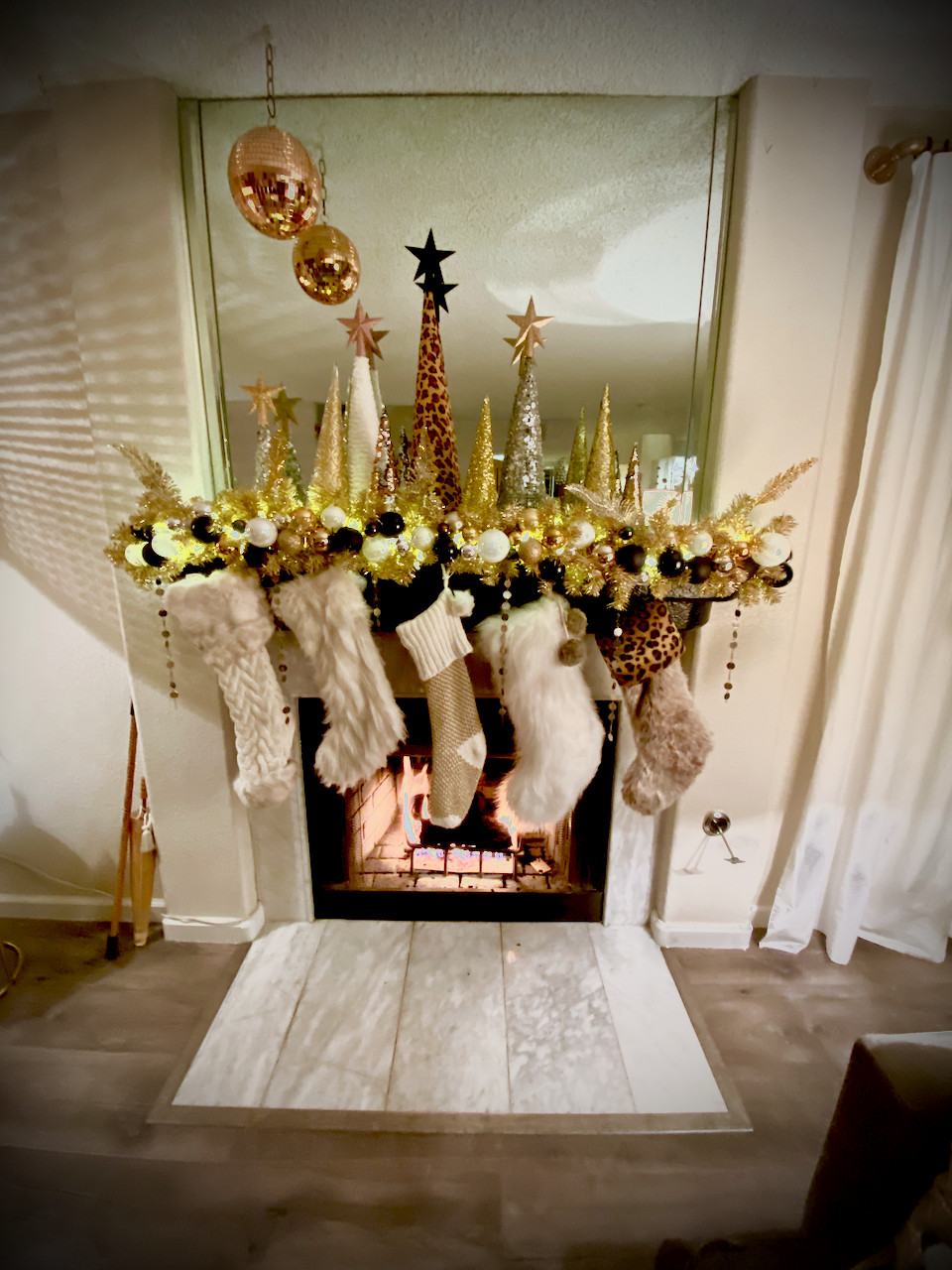 HOLIDAY DECORATING