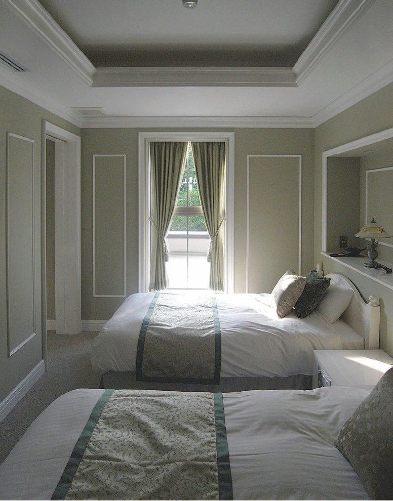 他の地域にあるトラディショナルスタイルのおしゃれな寝室のレイアウト