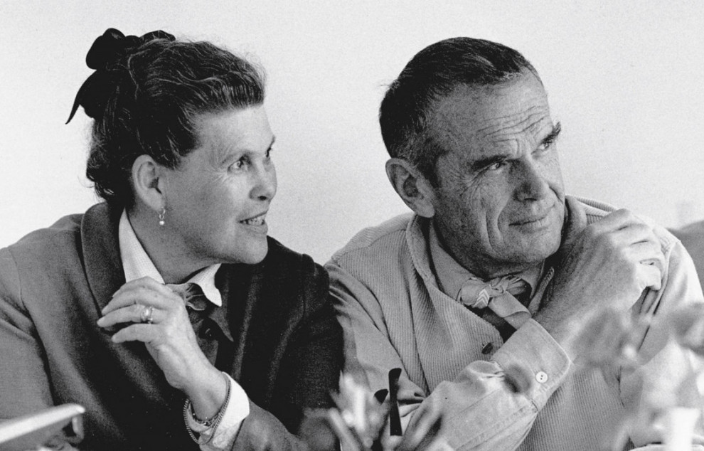 Charles et Ray Eames plastic chair