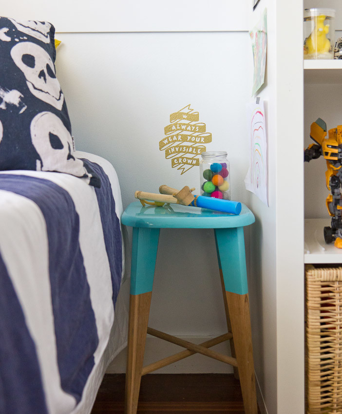Inspiration for a beach style kids' room in Brisbane.