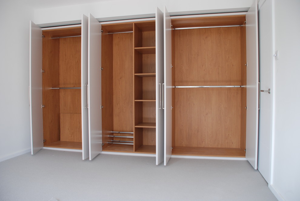 Inspiration for a contemporary storage and wardrobe in Hertfordshire.